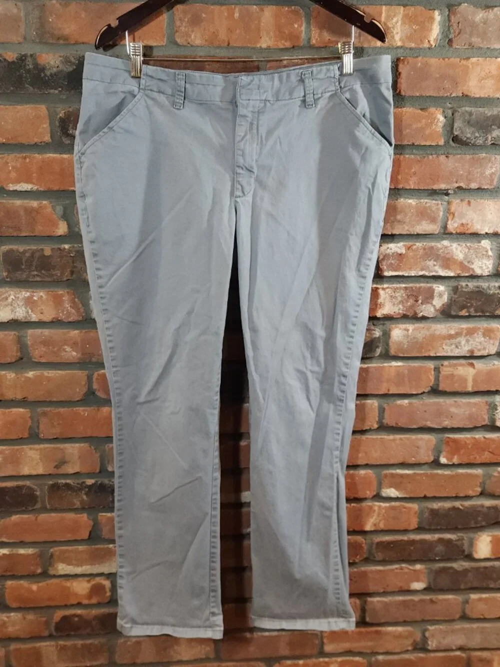 Lee Stretch Twill Slim Leg Mid-rise Essential Chino in Gray Workwear Women's 16